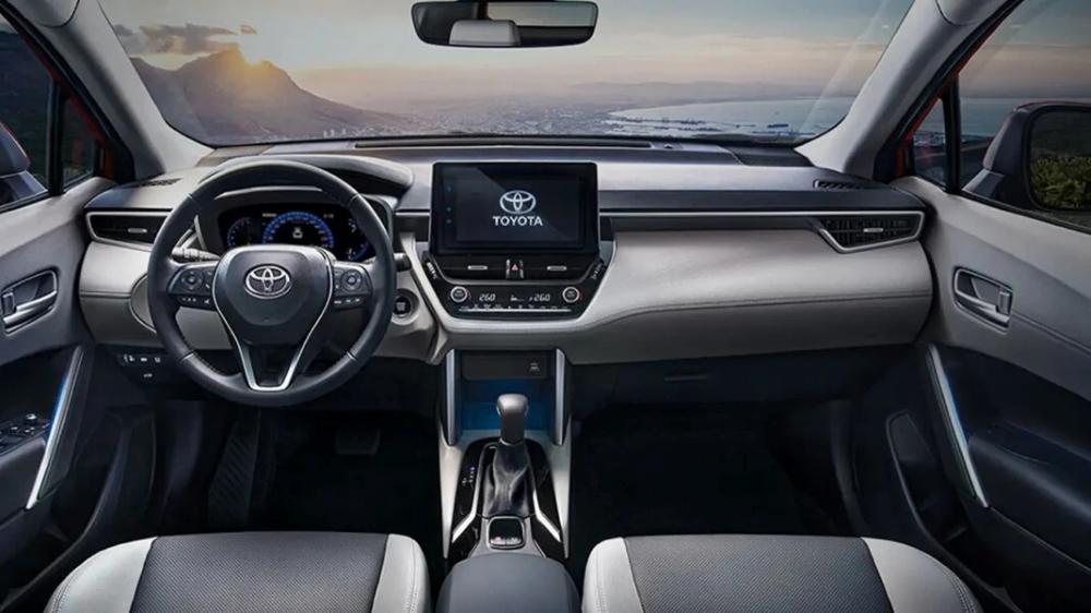 Интерьер салона Тойота Фронтлендер