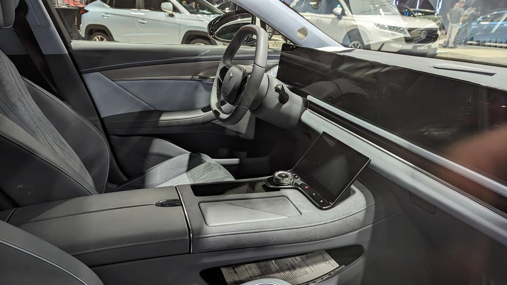 Интерьер салона Voyah Passion