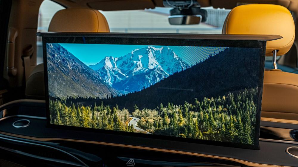 монитор салона минивэна Voyah Dream First для пассажиров