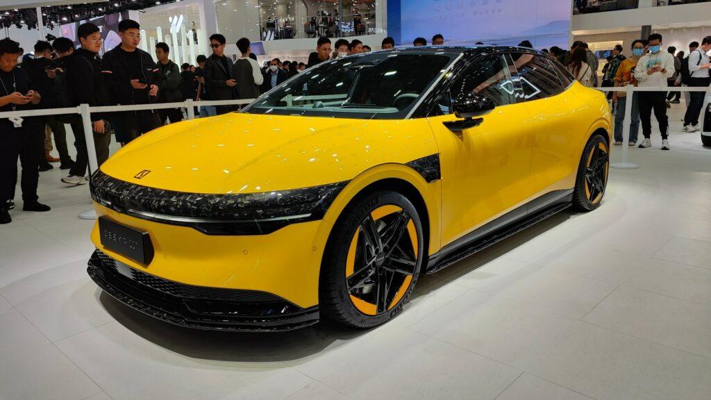 В Китае начались предварительные заказы Zeekr 007 с запасом хода 870 км. по цене от 31 730 долларов США