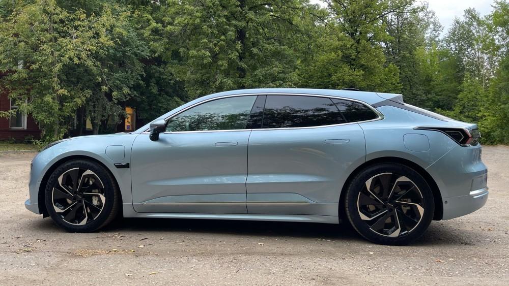 Зикр 001 вид сбоку