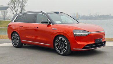 Совместный проект Huawei и Seres запустил флагманский внедорожник Aito M9 в Китае по цене 65 750 долларов США. Совместный проект Huawei и Seres запустил флагманский внедорожник Aito M9 в Китае по цене 65 750 долларов США.