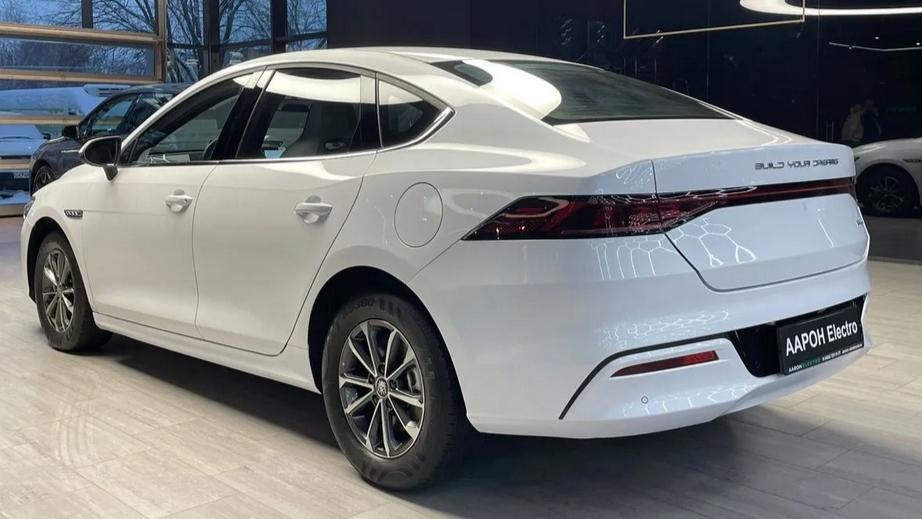 BYD Qin Plus Aaron Electro, вид сзади