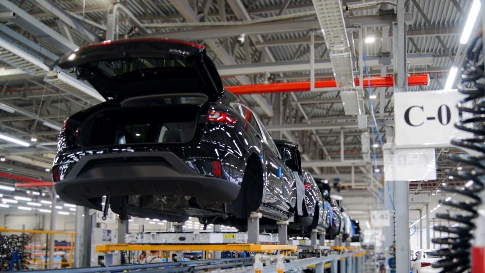 производство электрокроссовера Evolute i-Jet на конвейере Motorinvest