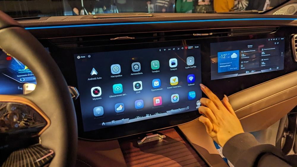Обновленный Exeed VX нового поколения в России салон салон экраны мониторы магнитола штатная магнитола