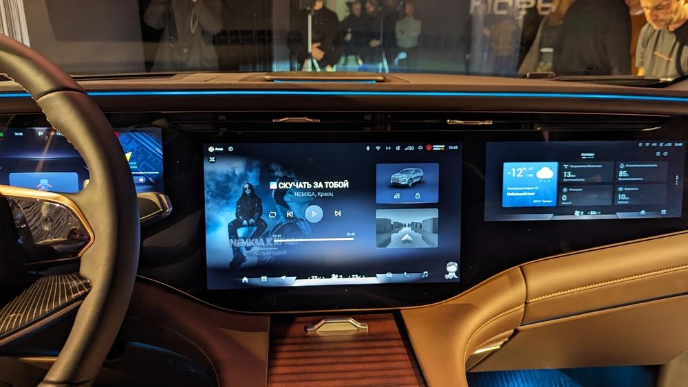 Обновленный Exeed VX нового поколения в России салон салон экраны мониторы медиасистема