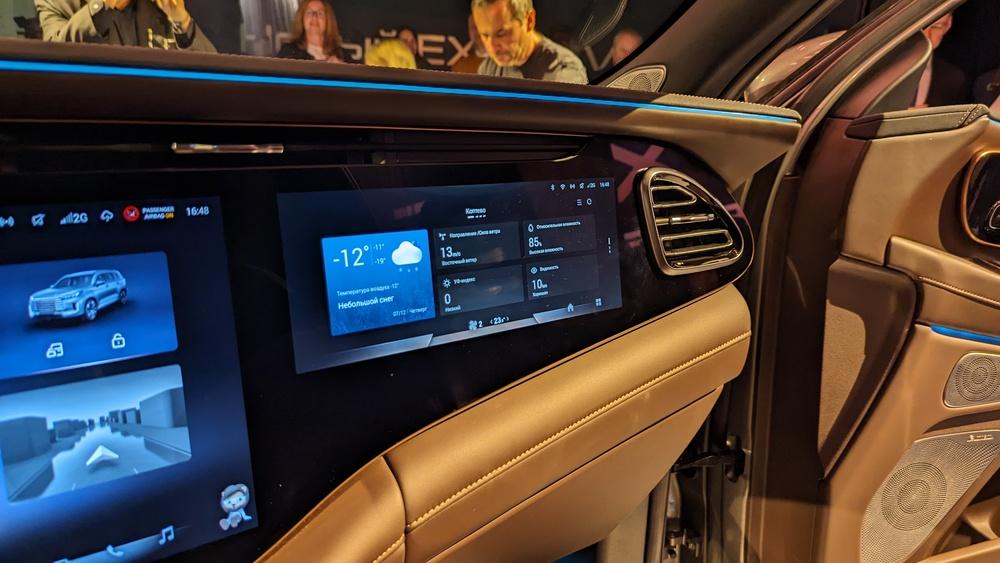 Обновленный Exeed VX нового поколения в России салон салон экраны мониторы медиасистемы монитор для пассажира