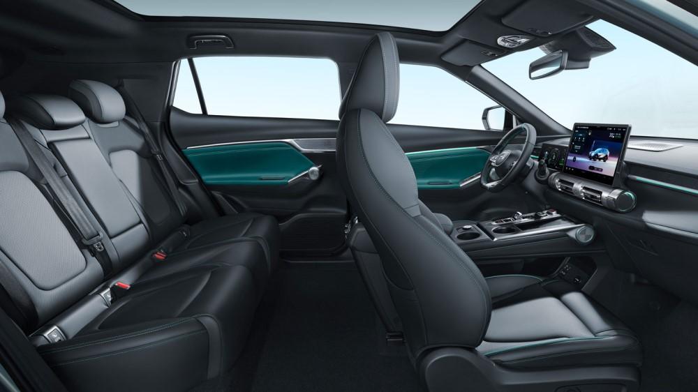 Салон GAC Emkoo, интерьер первого второго ряда сидений