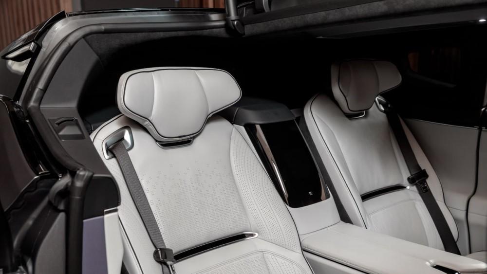 Салон HiPhi X салон второго ряда сидений Электромобили в Челябинске