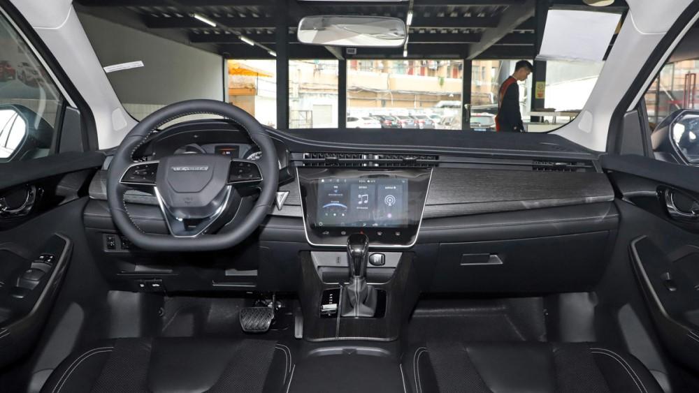 Интерьер салона Venucia D60 Plus