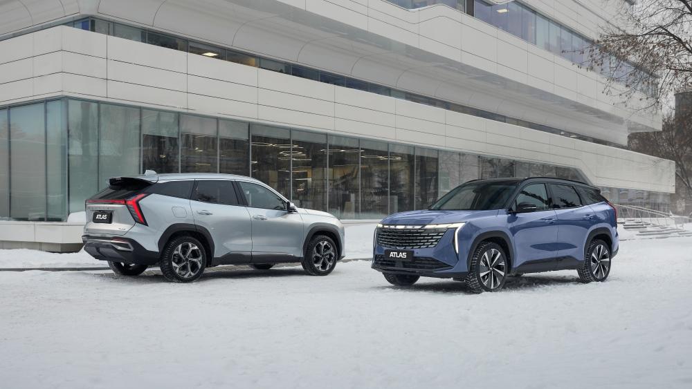 Geely Atlas нового поколения цены сбоку спереди сзади