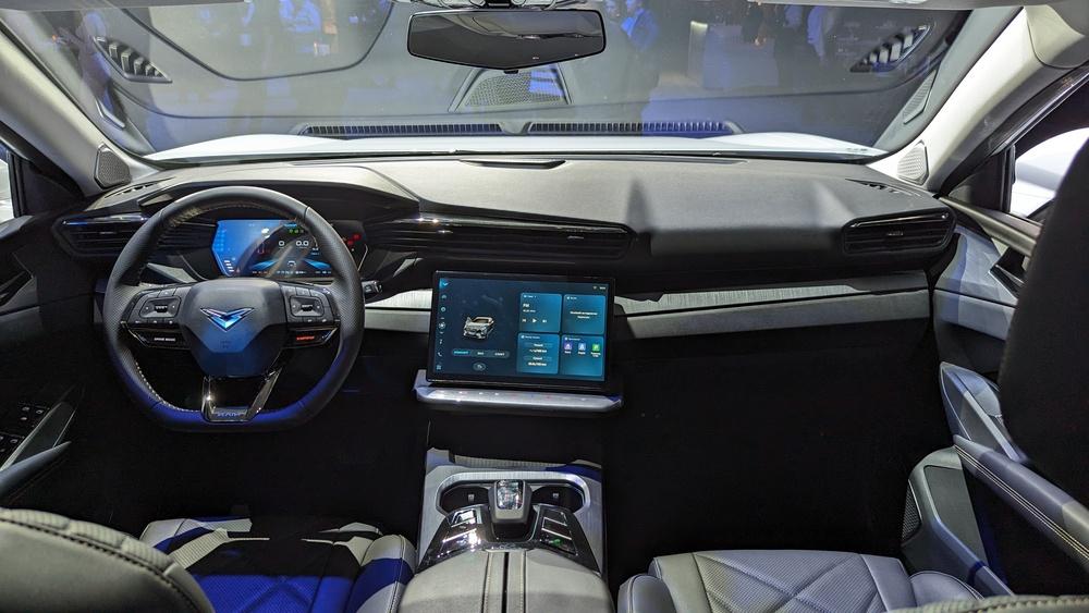 Салон Kaiyi X7 Kunlun, интерьер первого ряда