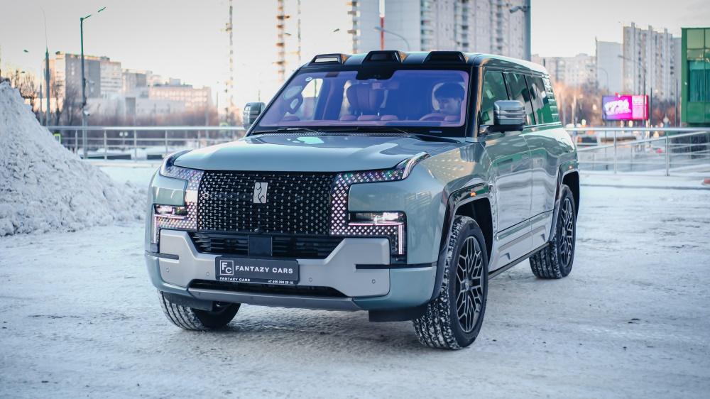 Внедорожник BYD Yangwang U8 в автосалоне купить новую московскую Tianya передок