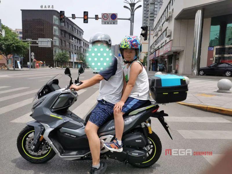 Скутер DAYANG ADV150: задающий тенденции скутеров малого объема