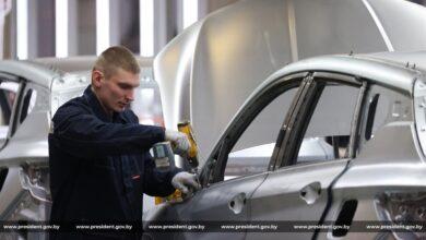 Президенту Белоруссии Александру Лукашенко, пообещали еще две модели автомобилей BelGee Президенту Белоруссии Александру Лукашенко, пообещали еще две модели автомобилей BelGee