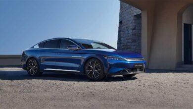 В 2023 году BYD продала 3,02 миллиона автомобилей, что на 61,9% больше, чем в прошлом году. В 2023 году BYD продала 3,02 миллиона автомобилей, что на 61,9% больше, чем в прошлом году.