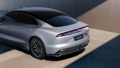 Седан YangWang U7 от BYD представлен в Китае с мощностью более 1000 л.с. Его цена достигнет 140 тысяч долларов США. Седан YangWang U7 от BYD представлен в Китае с мощностью более 1000 л.с. Его цена достигнет 140 тысяч долларов США.