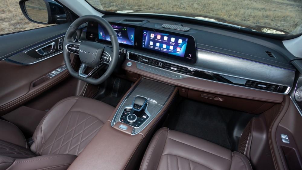 Chery Tiggo 8 Pro Plug-in Hybrid салон первый ряд