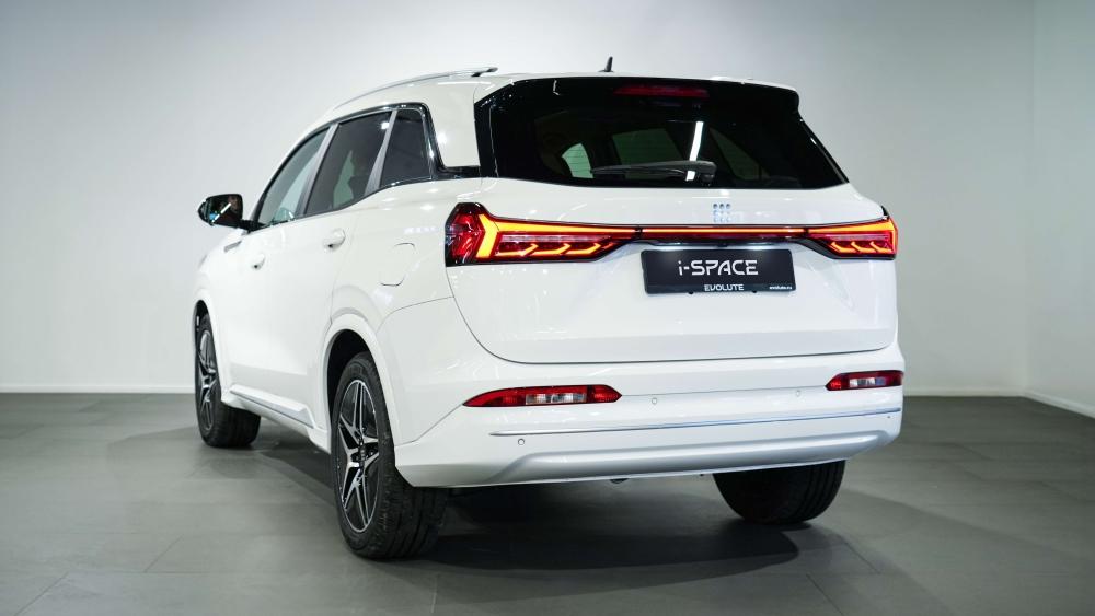 Evolute i-Space сбоку сзади