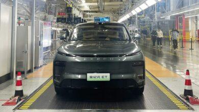 В Китае сошел с конвейера первый серийный внедорожник Chery Exeed Exlantix ET В Китае сошел с конвейера первый серийный внедорожник Chery Exeed Exlantix ET