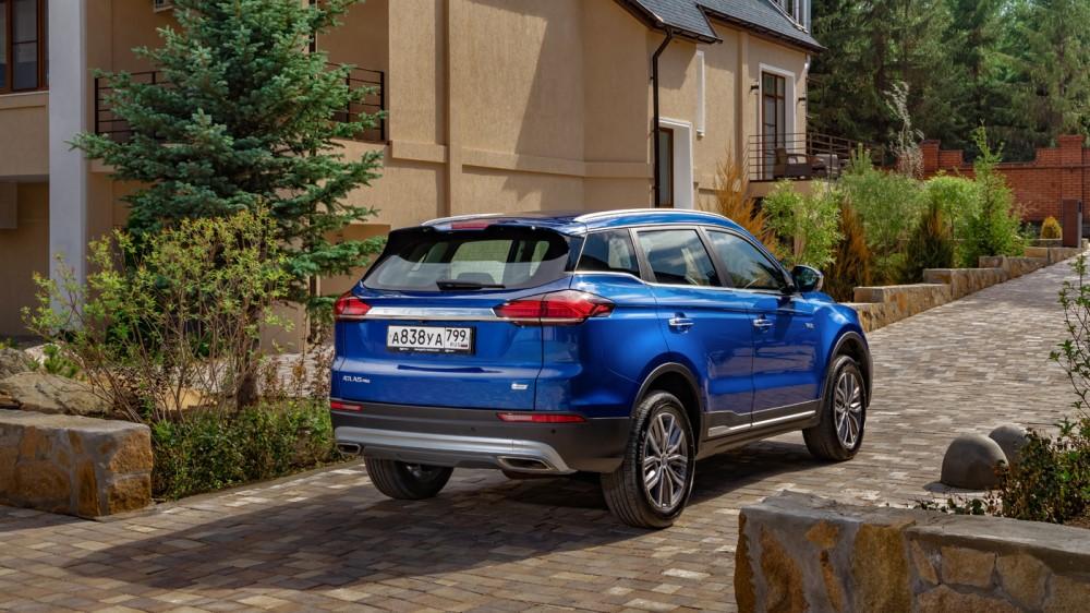 Кроссовер Geely Atlas Pro вид сзади
