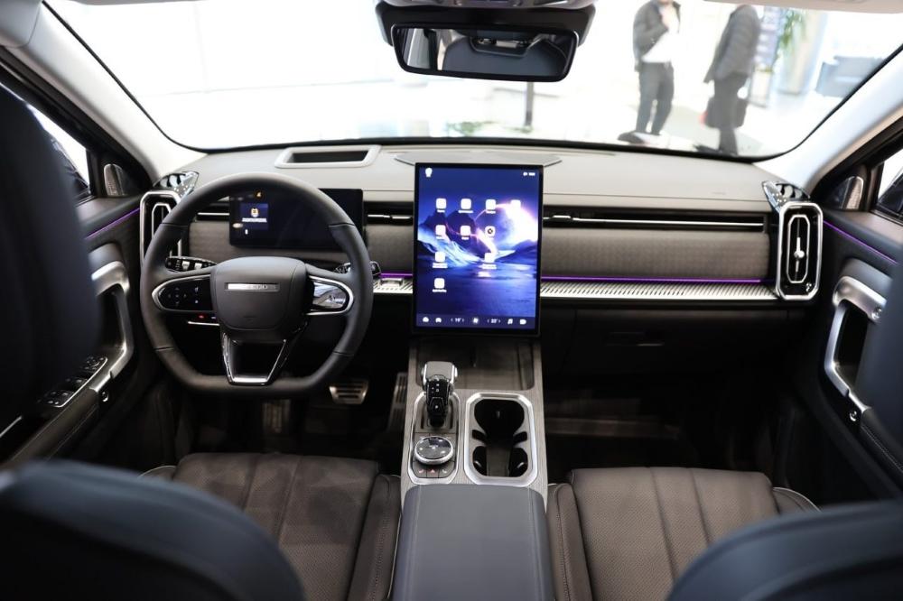 Интерьер салона JAECOO J7 Business Car Кашира в автосалоне