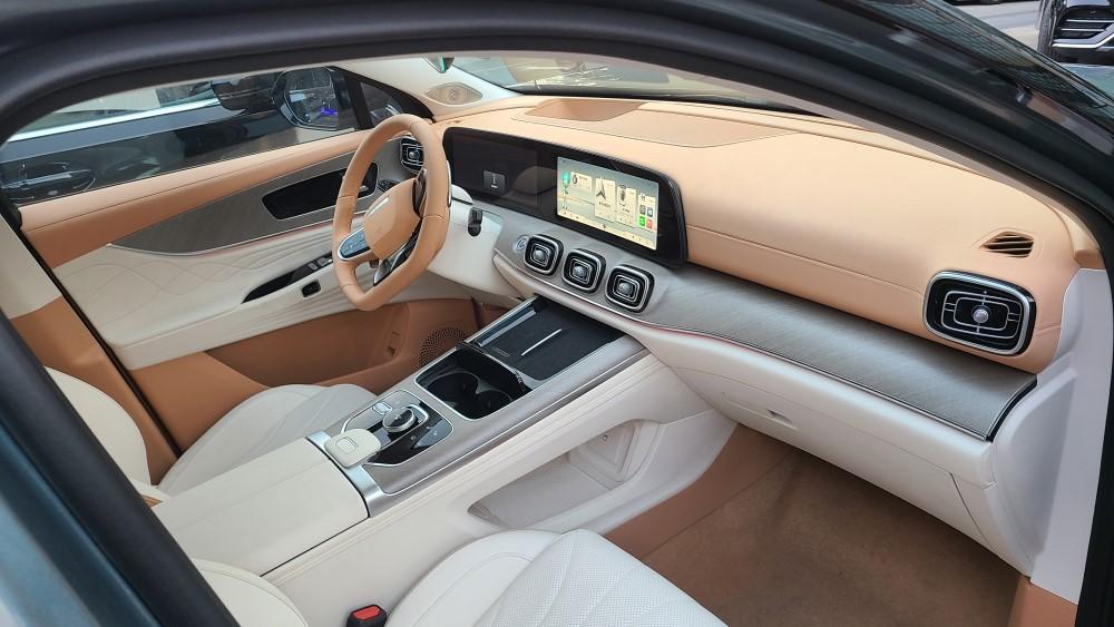 Интерьер салона Jaecoo J8