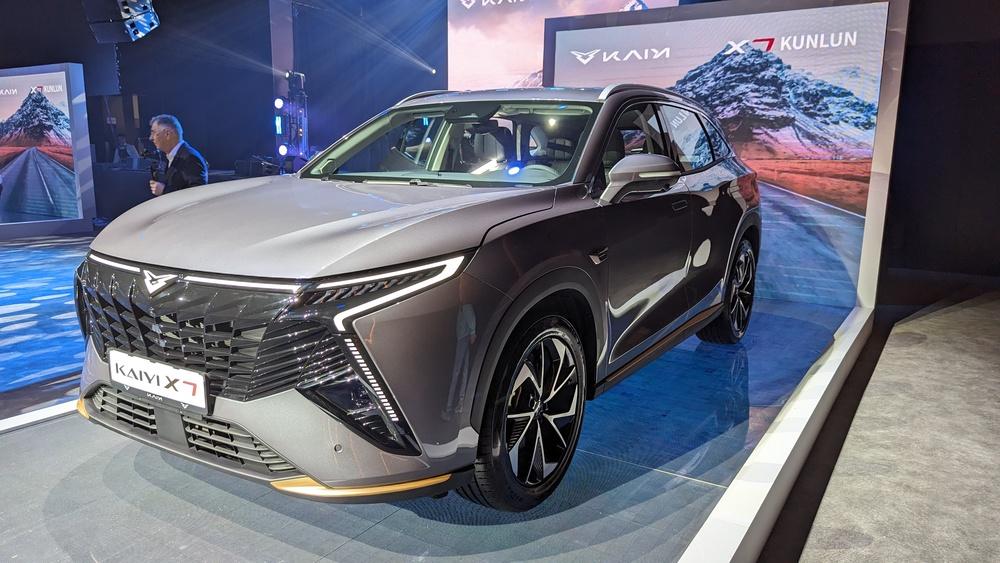 Kaiyi X7 Kunlun сбоку спереди подкаст