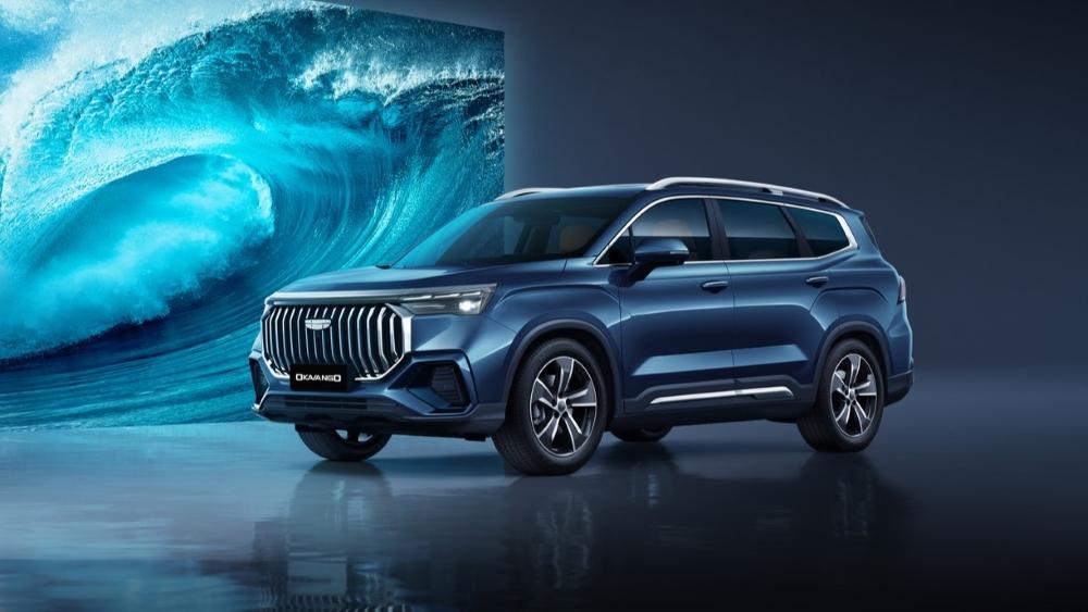 Кроссовер Geely Okavango в России, вид спереди