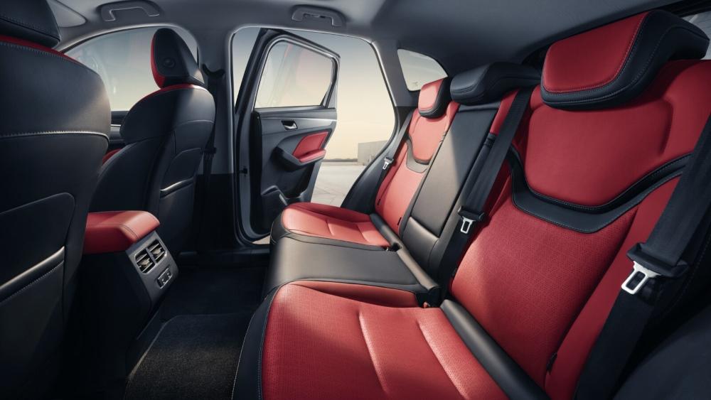 Обновленный салон кроссовера Haval Jolion, интерьер второго ряда
