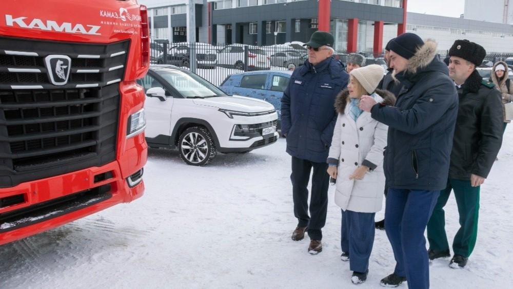 прототип Атом КАМАЗ Geely Geometry E