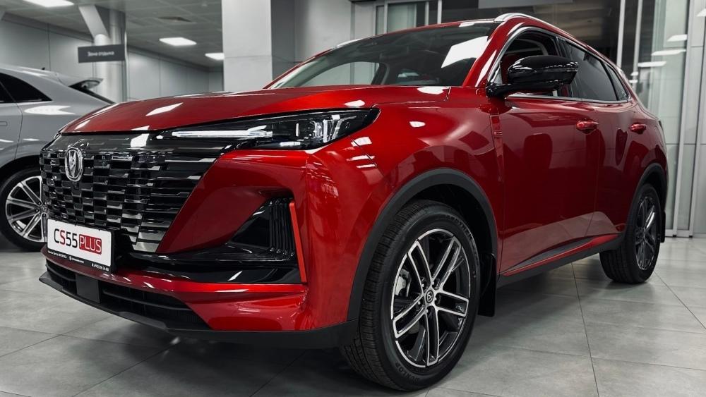 Кроссовер Changan CS55 Plus в ДК купили новое разрешение на боковую переднюю часть