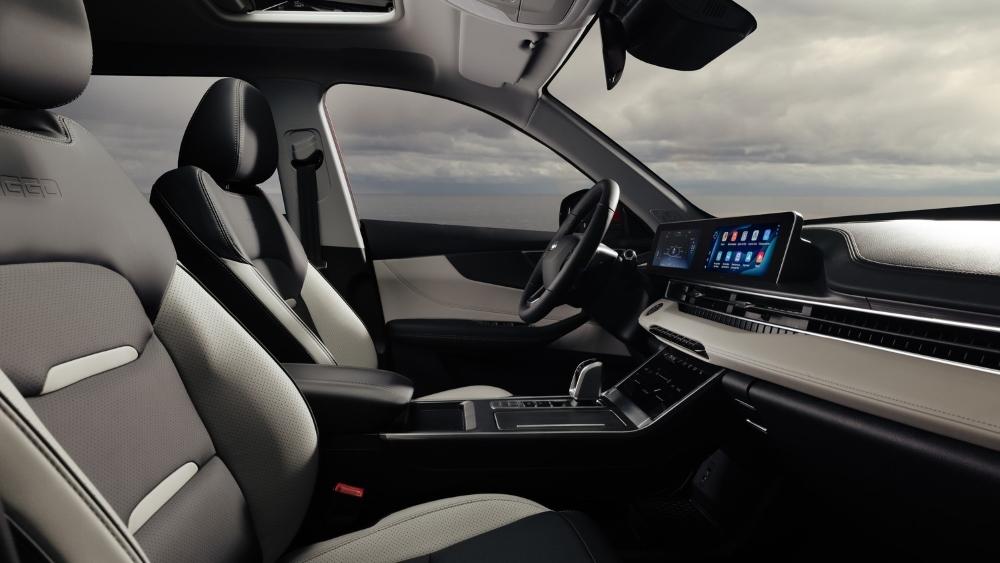 Chery Tiggo 4 Pro 18 Years Edition в интерьере салона комплектации Ultimate