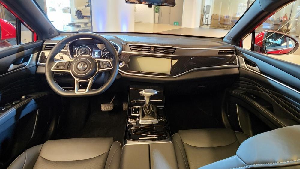 Интерьер кроссовера DFSK ix5