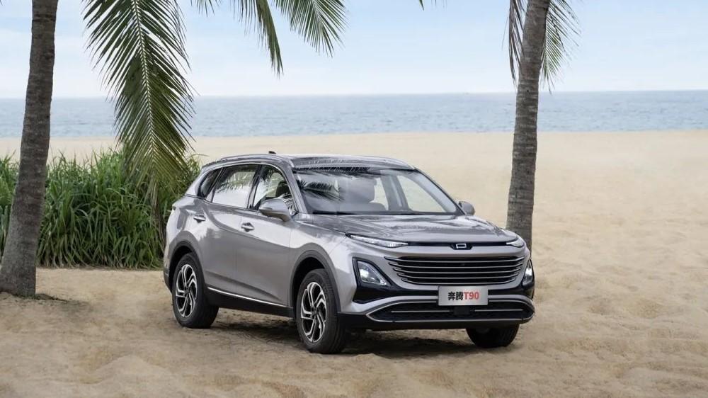 Кроссовер FAW Bestune T90 сбоку спереди