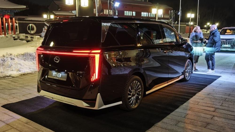 GAC M8 презентационная сторона сзади