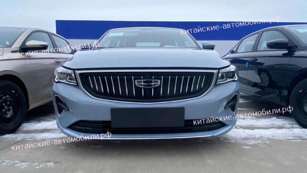 Обновленный седан Geely Emgrand Belgi спереди
