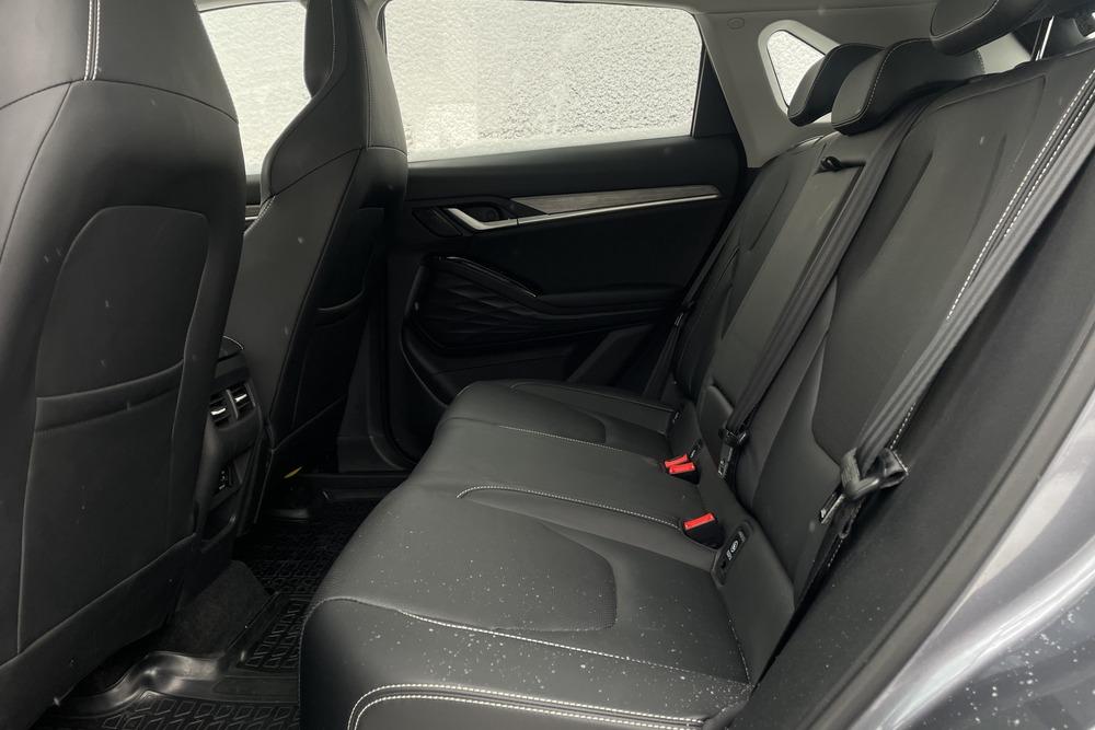 Тест JAC JS6 в Казахстане, салон второго ряда