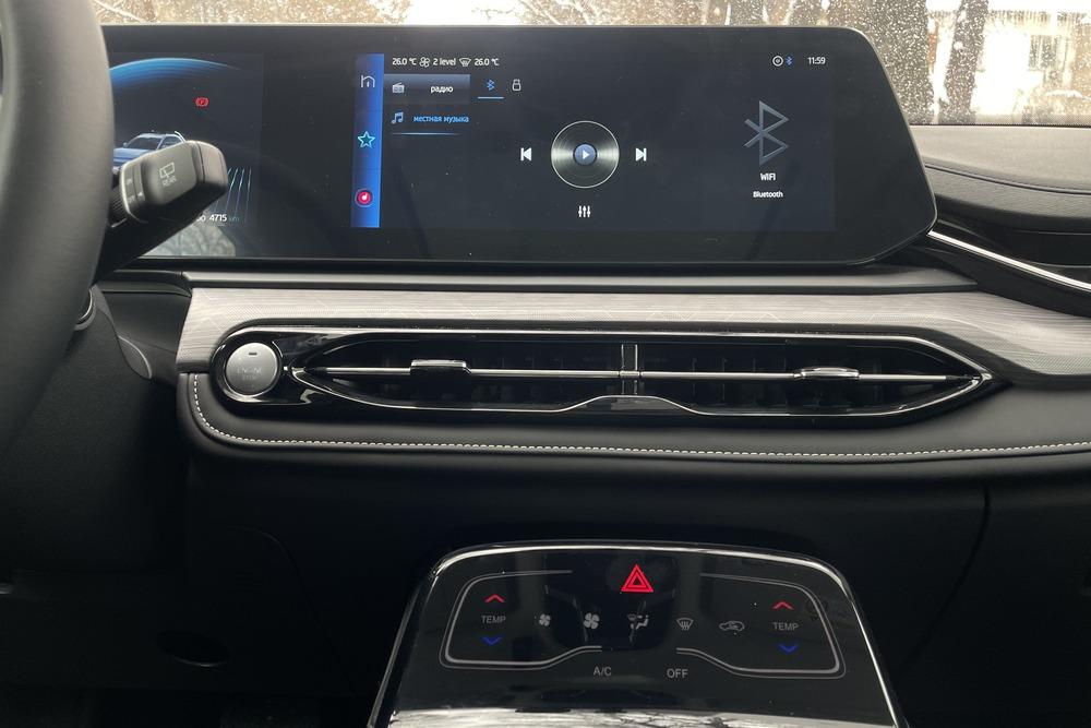 Тест JAC JS6 в Казахстане салон салона медиасистема мультимедиа