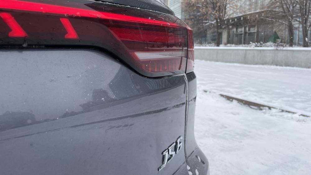 Тест JAC JS6 в Казахстане, задний шильдик