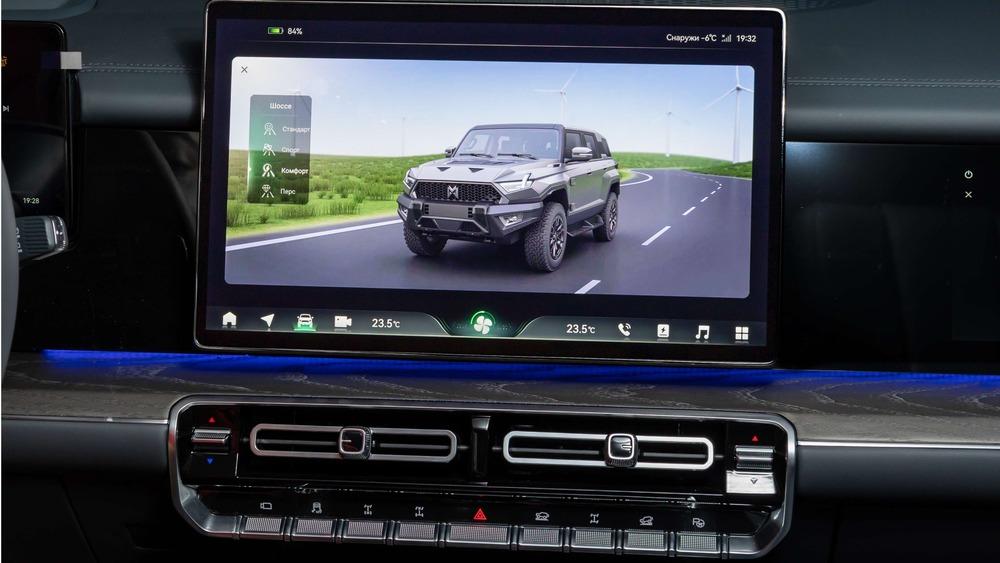 Гибридный внедорожник M-Hero I салон салон второй ряд