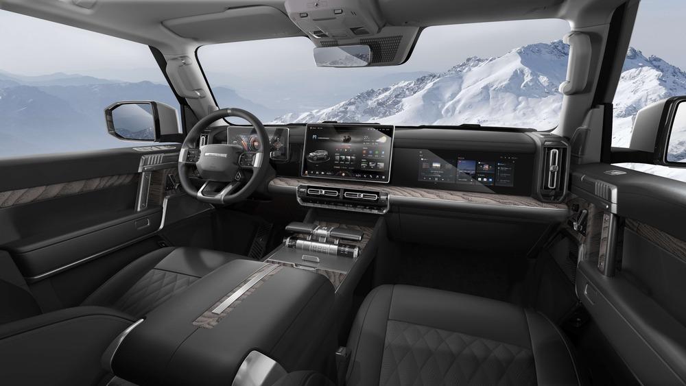 Гибридный внедорожник M-Hero I салон салон первый ряд