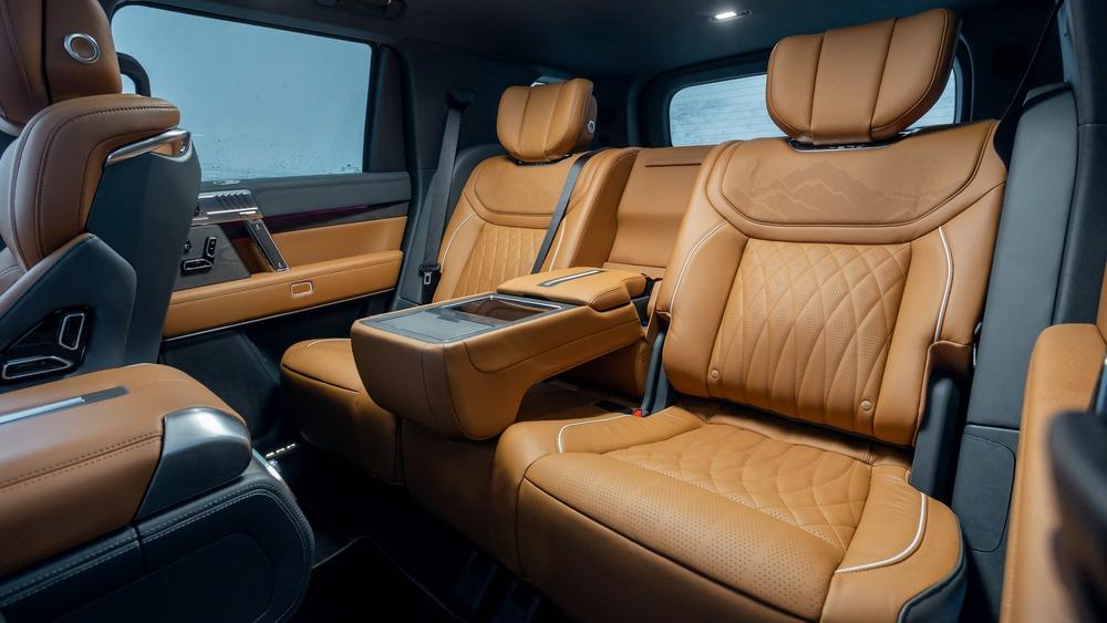 Гибридный внедорожник M-Hero I салон салон второй ряд