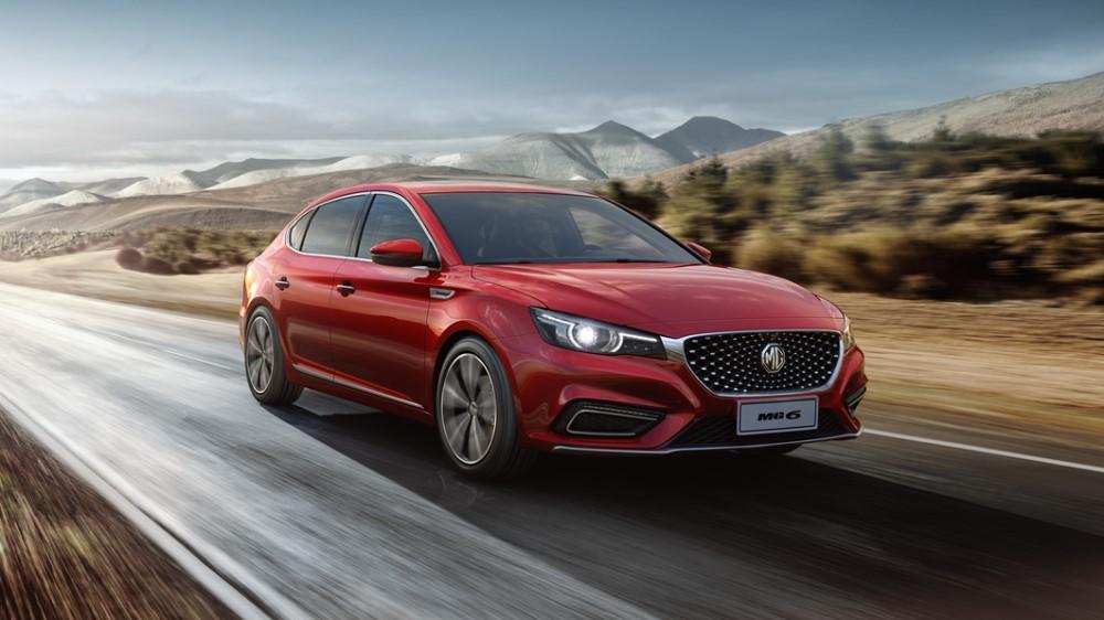 Седан MG6, вид сбоку спереди