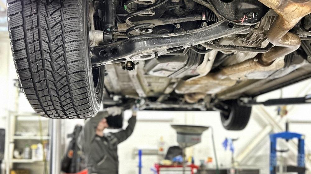 На какие китайские автомобили сложнее найти запчасти в России в начале 2024 года?