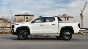 В Китае выпущен первый в мире пикап EREV Changan Hunter. Цена от 19 450 долларов США