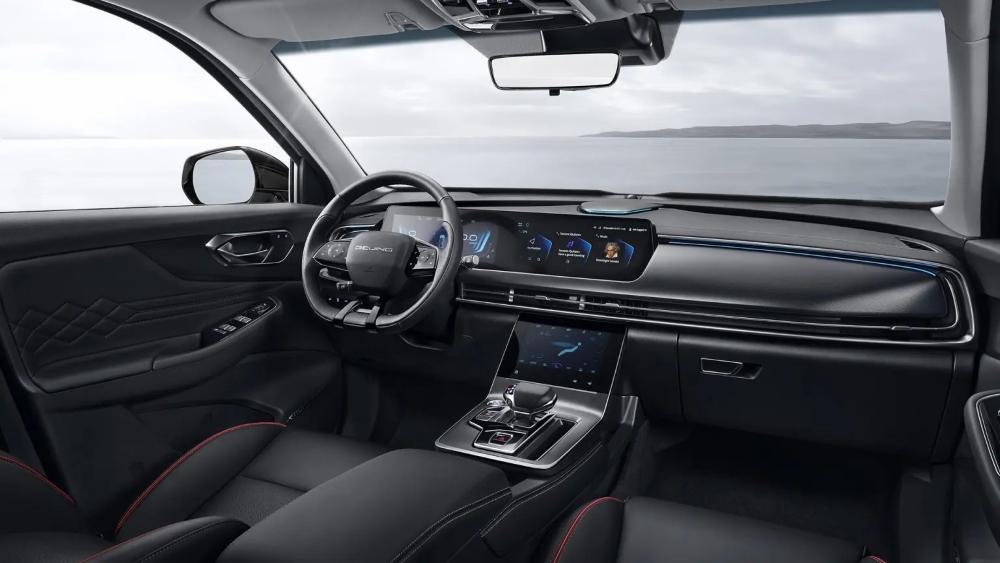 Интерьер салона BAIC X75