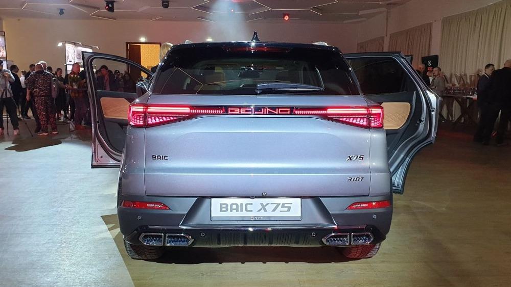 Презентация задней части BAIC X75