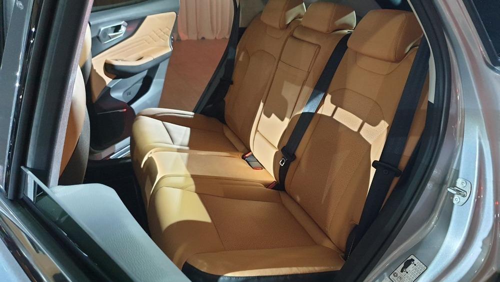Презентация салона BAIC X75, интерьер второго ряда сидений