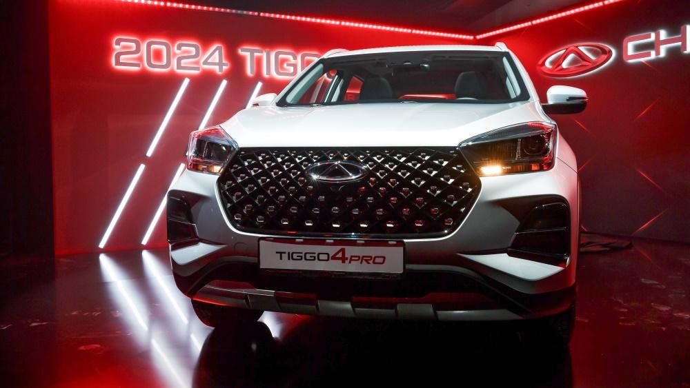Chery Tiggo 4 Pro 18 Years Edition, презентация сбоку и спереди